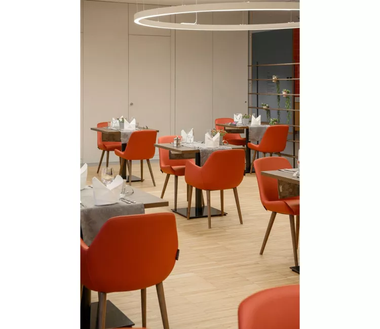 Moments Furniture_EMS St. Bernhard Wettingen