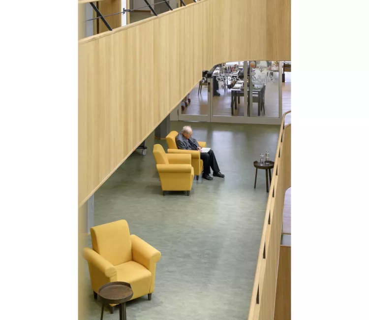 Moments Furniture_EMS St. Bernhard Wettingen