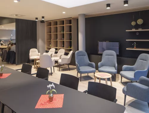 Discover by moments_table_Salt_moments furniture